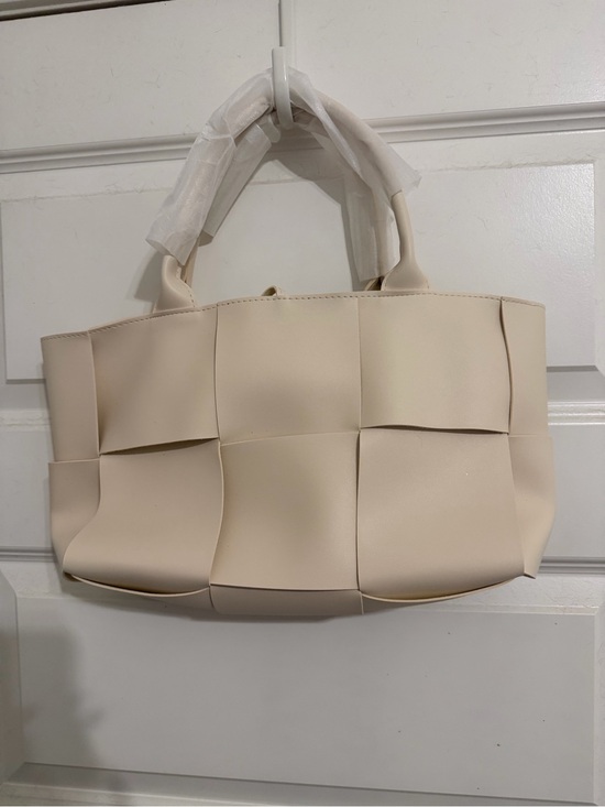 Source Unknown Handbags - Source Unknown Cream Woven Panel Tote